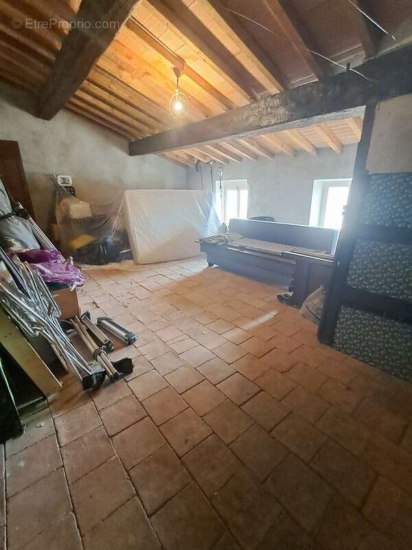 Charme, authenticité et 204 m² de potentiel à Pennautier ! - photo 13