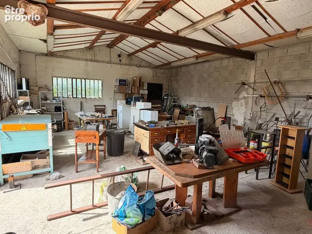 Maison + Atelier en Zone Artisanale À Vendre - photo 11