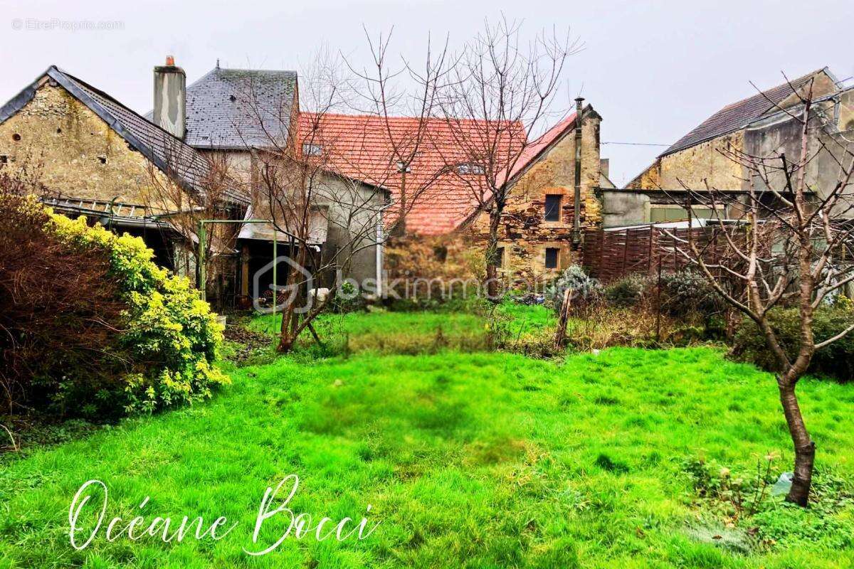 Maison à MASSAY