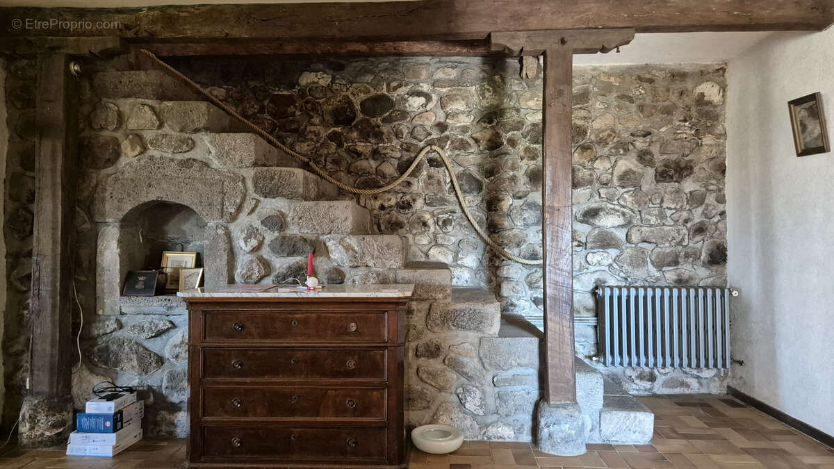 Maison à SAINT-CERNIN