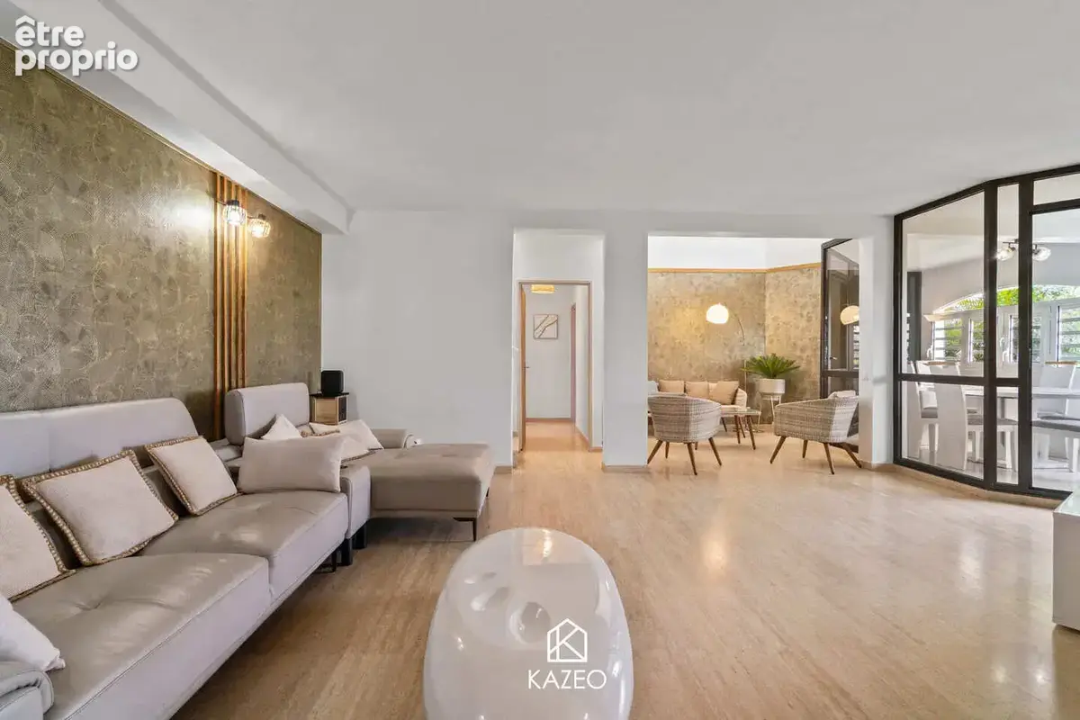 Appartement 5 pièces 148 m² à vendre à Fort-De-France (97200) - photo 2