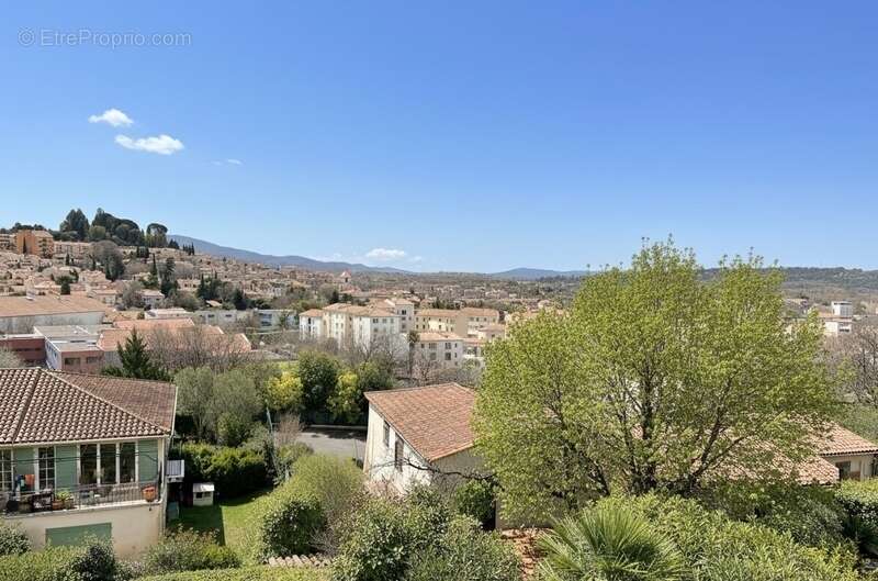 Appartement à COGOLIN