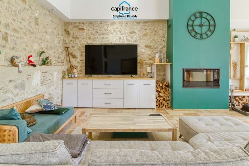Propriete à vendre 7 pièces VILLENEUVE SUR LOT (47) de 229m2 habitables sur un terrain clos de 5965m2 - photo 6