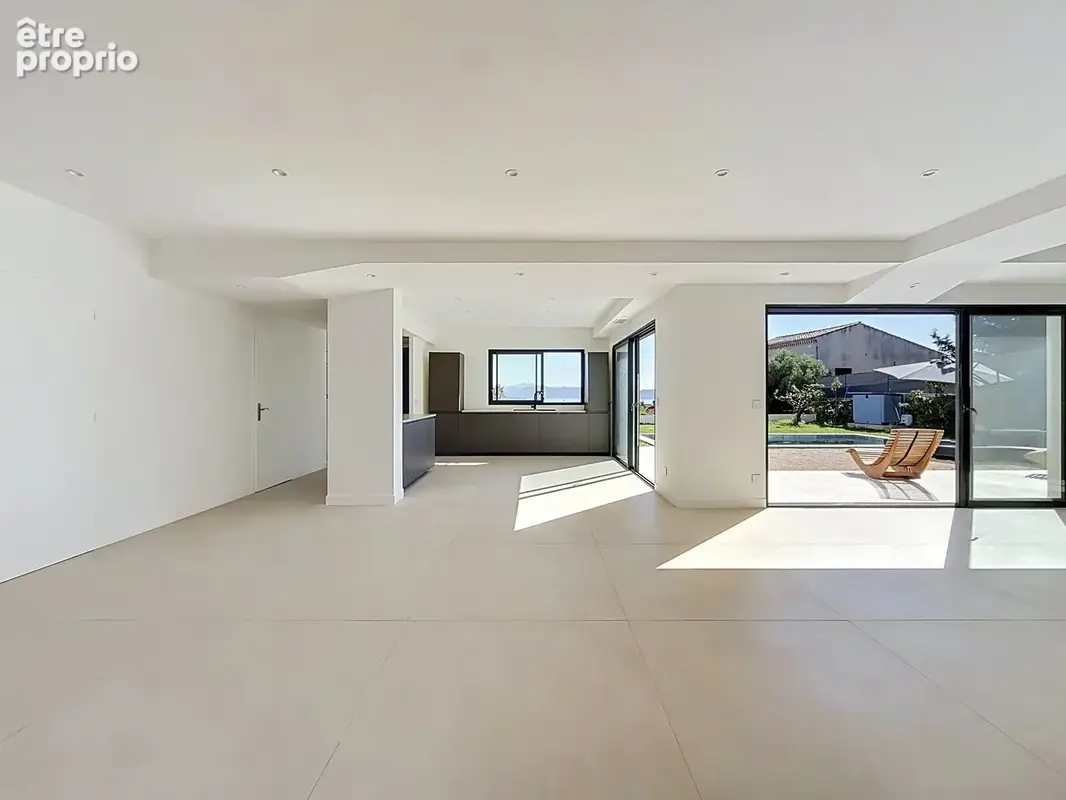 Maison 6 pièces 183 m² à vendre à La Ciotat (13600) - photo 7