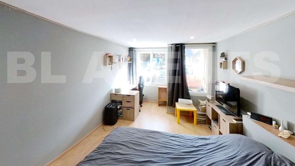 EMMANUEL-BROSSIER-Bedroom - Maison à LA FLECHE