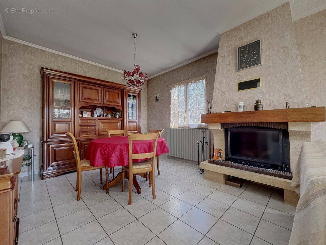 Maison à MAGNY-SUR-TILLE