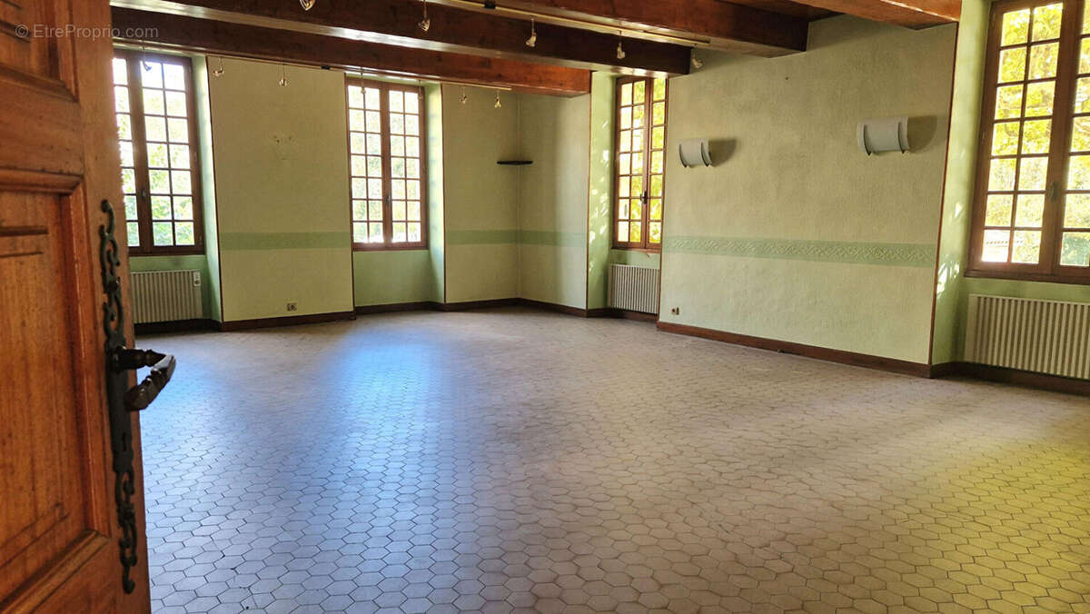 Appartement à SAINTE-CECILE-LES-VIGNES