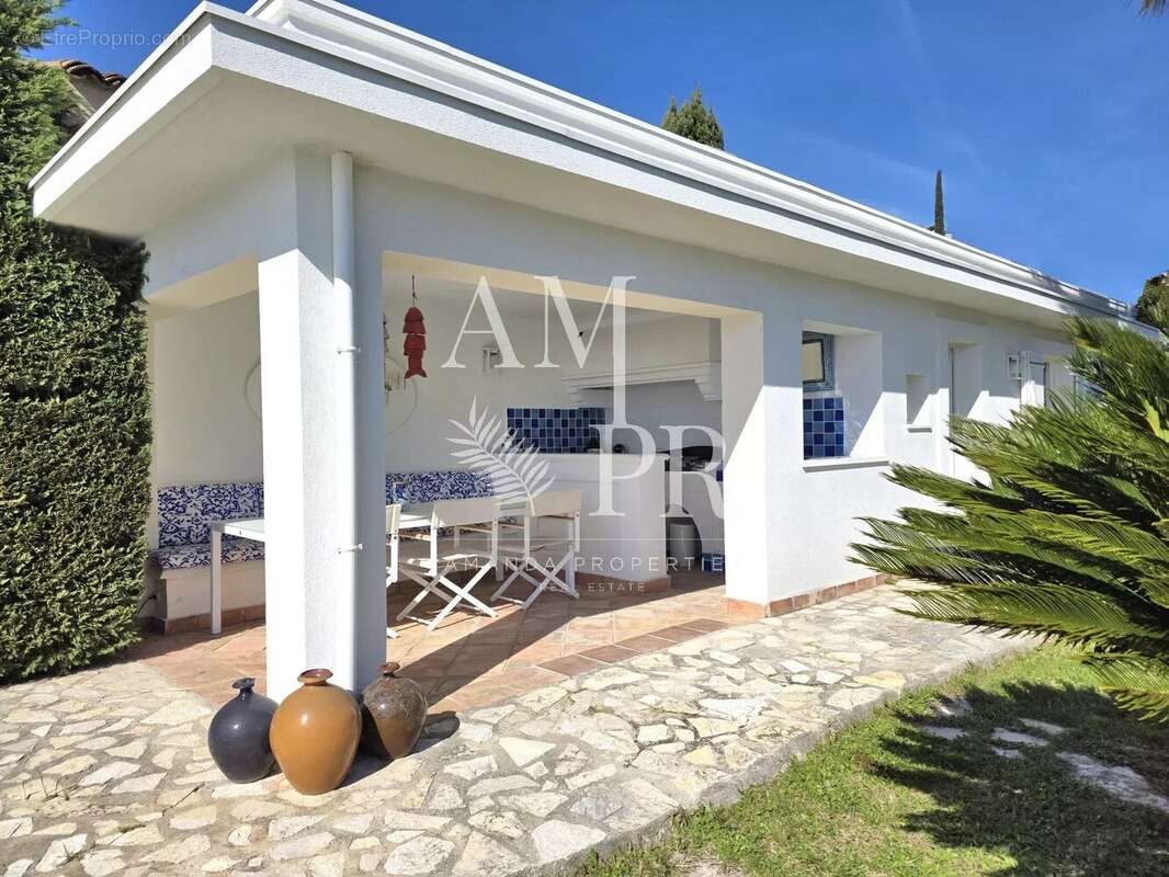 Maison à VALLAURIS