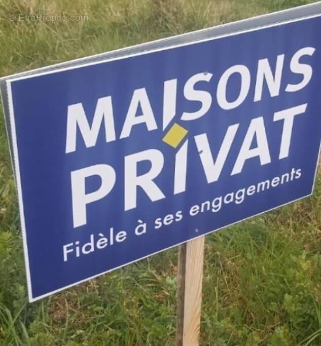 Terrain à DOMPIERRE-SUR-YON