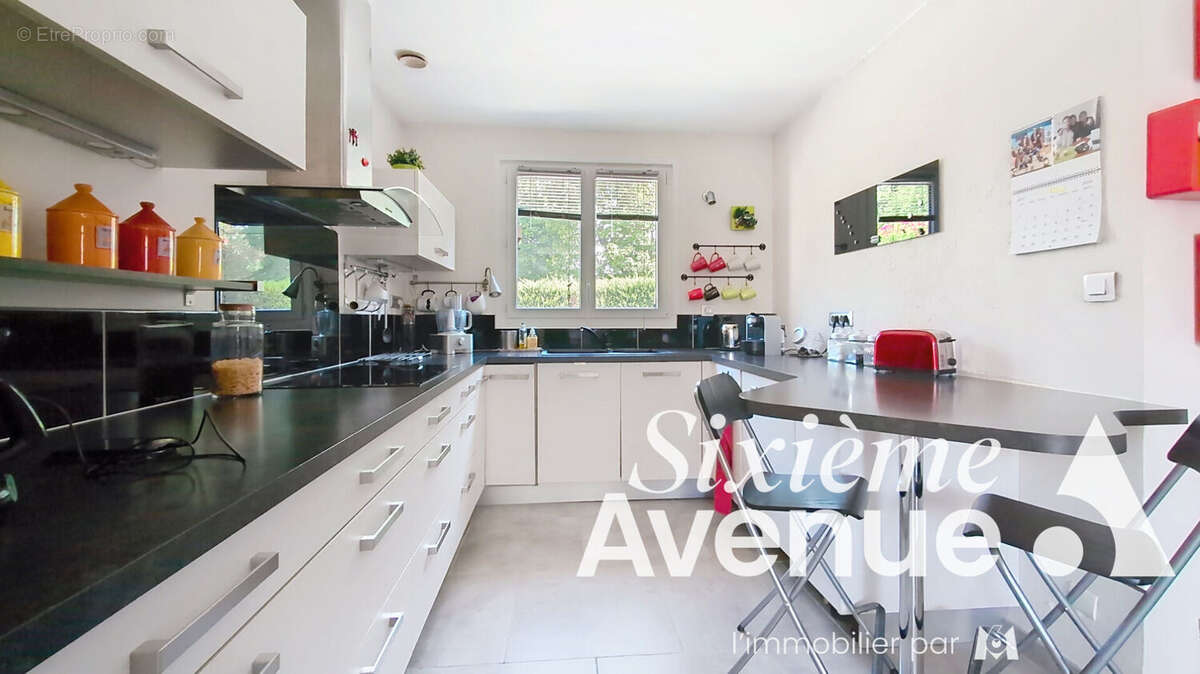 Feyzin le haut - Maison 5 pièces 111 m² sur terrain de 323 m² - photo 7