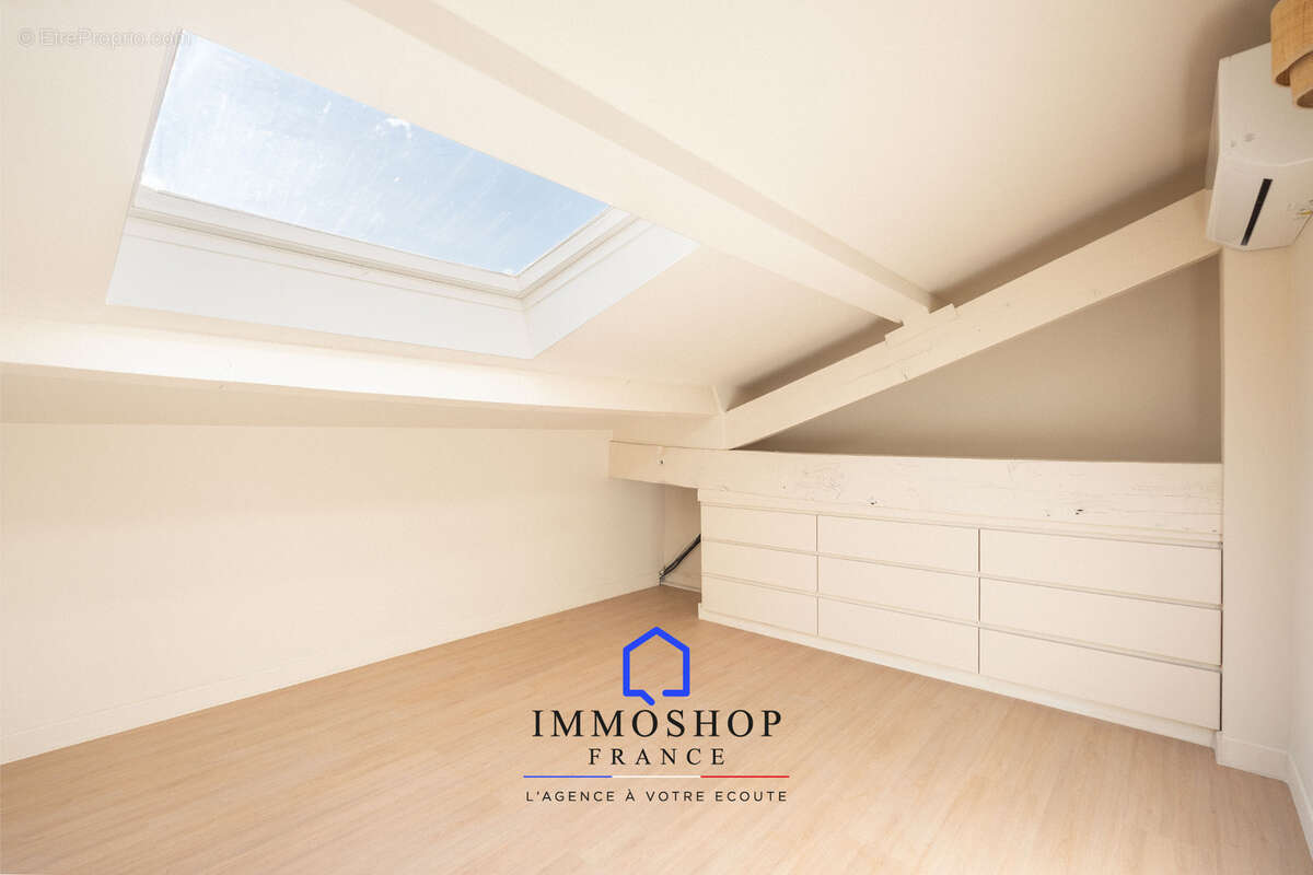 Appartement à MARSEILLE-5E