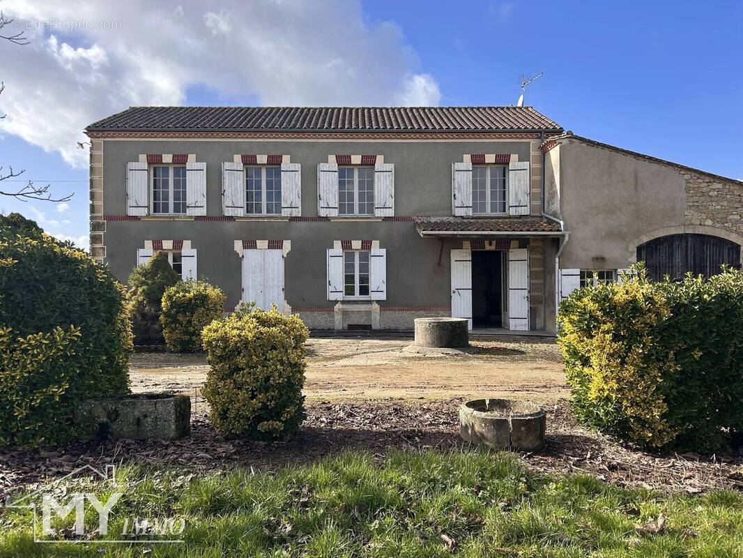 Maison à CAPLONG
