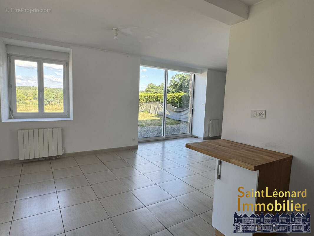 Maison 95 m² à Fougeres  - photo 5