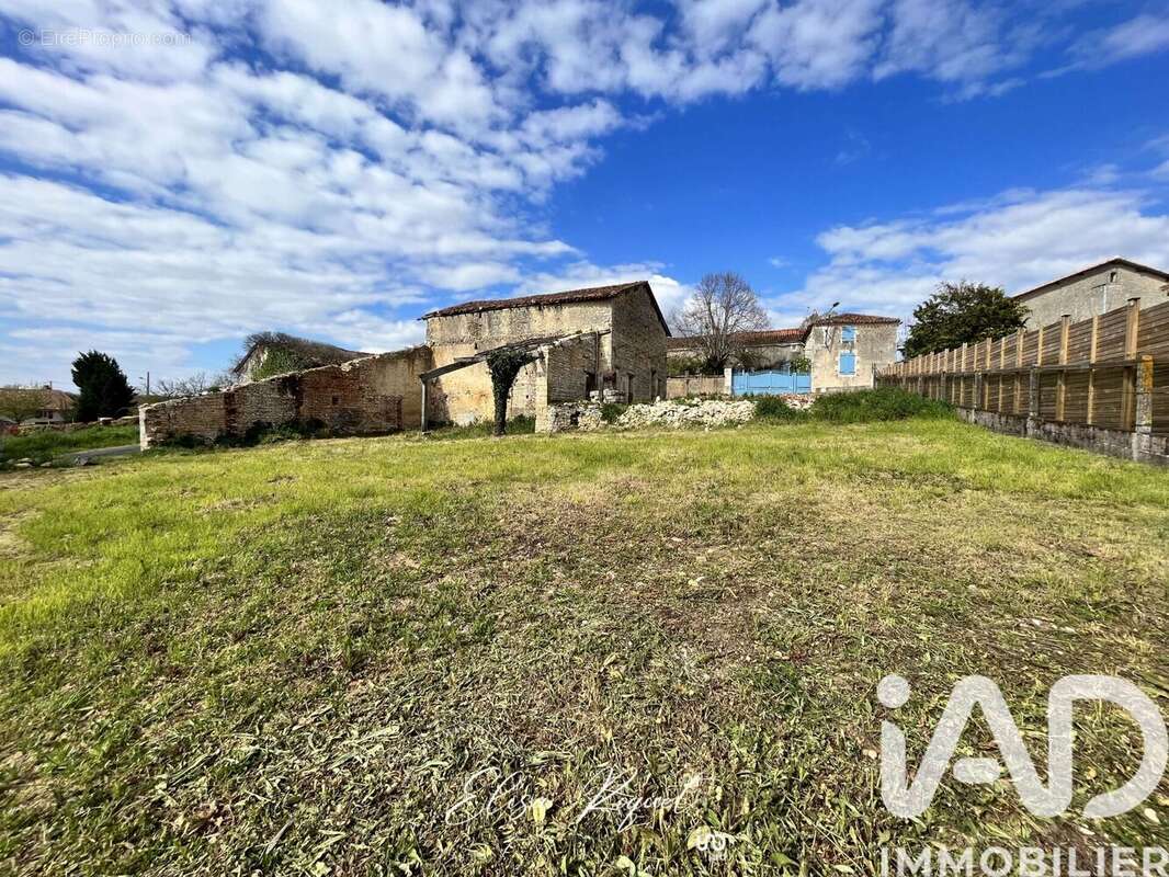 Photo 2 - Maison à AUNAC