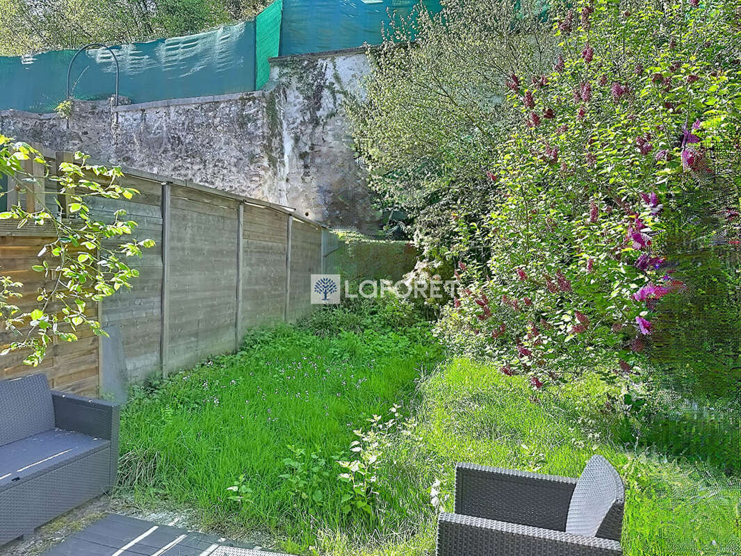 Maison à SAINT-JEAN-LES-DEUX-JUMEAUX