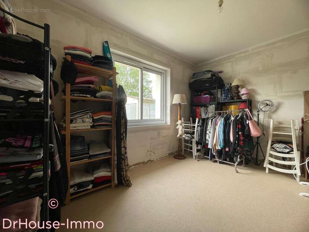 Maison à SAINTE-GENEVIEVE-DES-BOIS