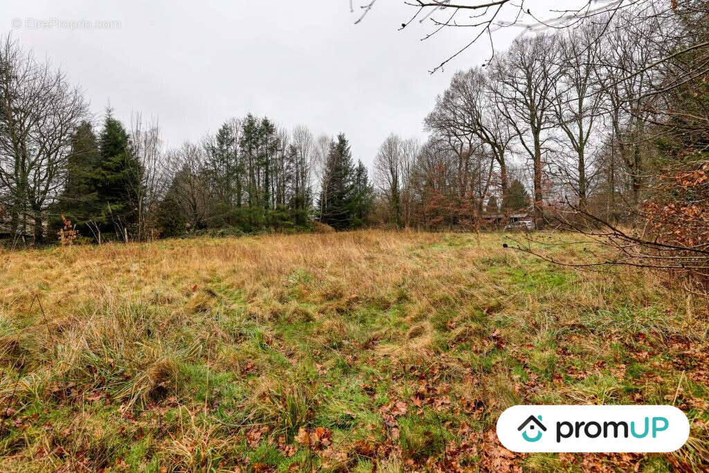 Terrain à PEYRILHAC