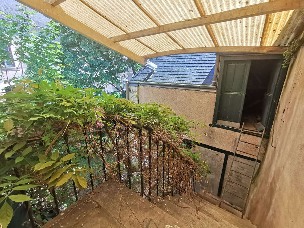 Maison à YZEURES-SUR-CREUSE