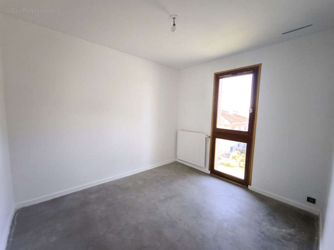 Photo 6 - Maison à LE CHAMBON-FEUGEROLLES