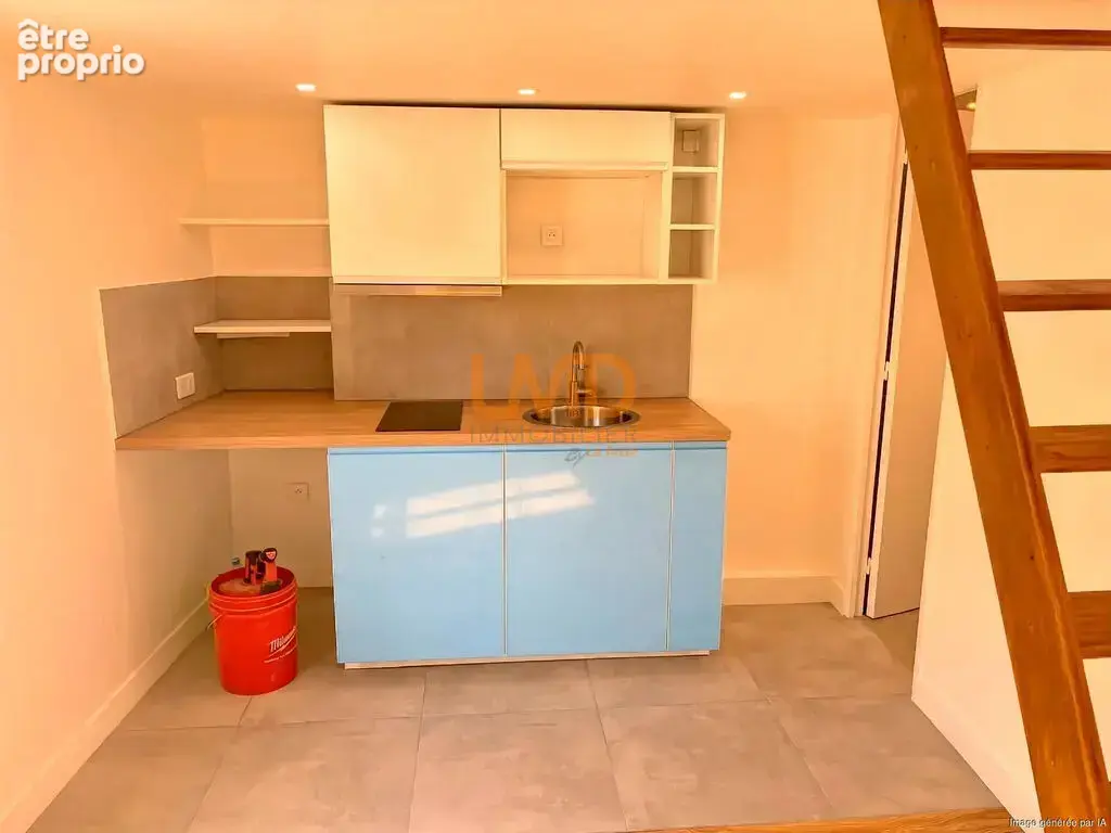 Paris 10e – Studio rénové au dernier étage - photo 2