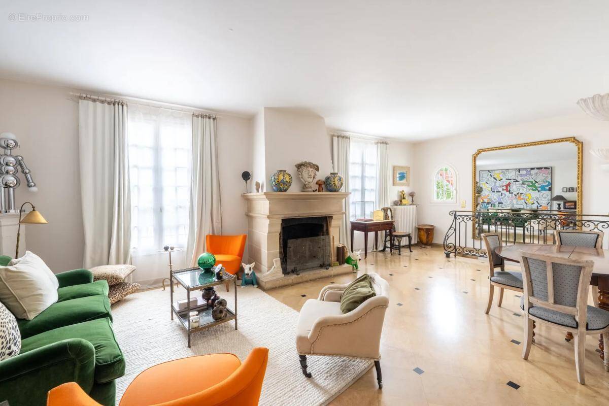 Maison à SURESNES