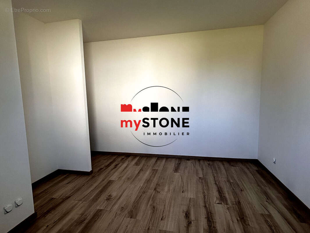 Maison à VARENNES-LES-MACON