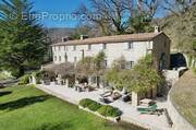 Maison à CHATEAUNEUF-GRASSE