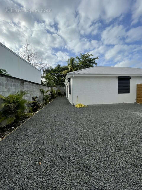 Jolie villa f3 neuve avec belle terrasse belle cuisine  jardin et parking interieur clos. - photo 20