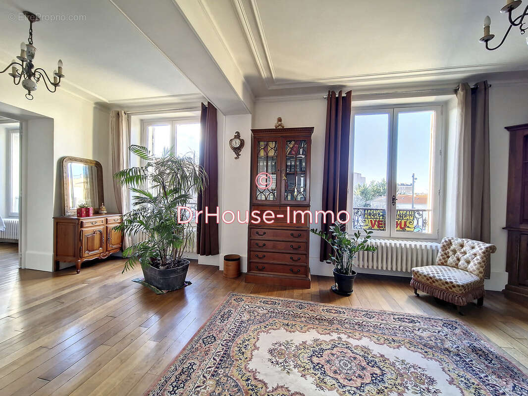 Appartement à LE BOURGET