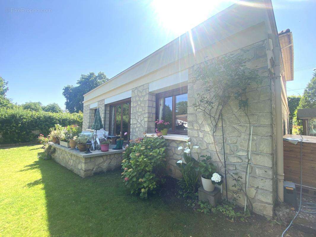 Maison à BONNIERES-SUR-SEINE