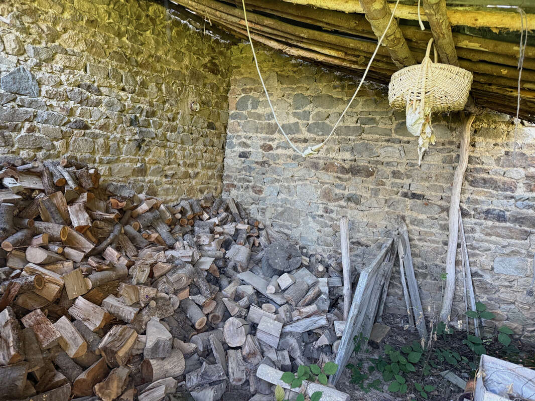Maison à BUSSIERES