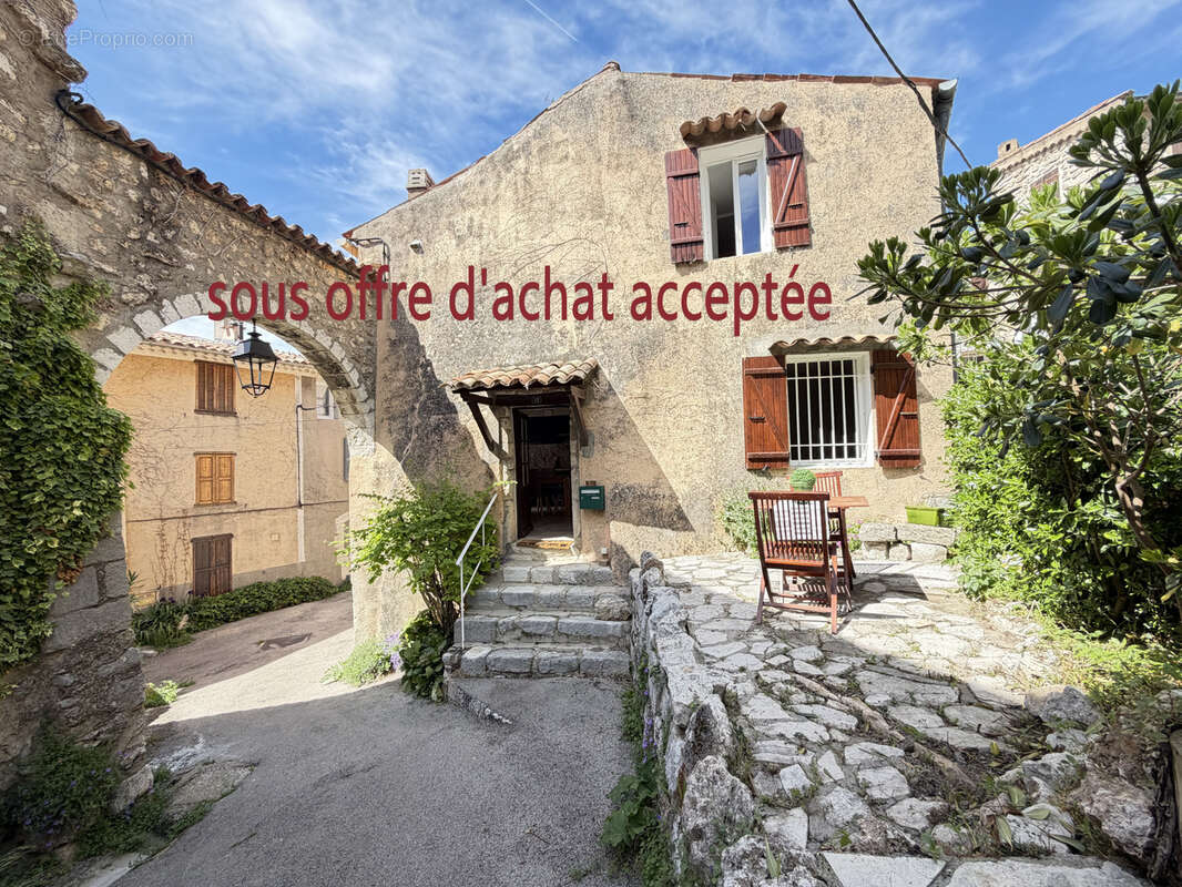 Maison à AIGUINES