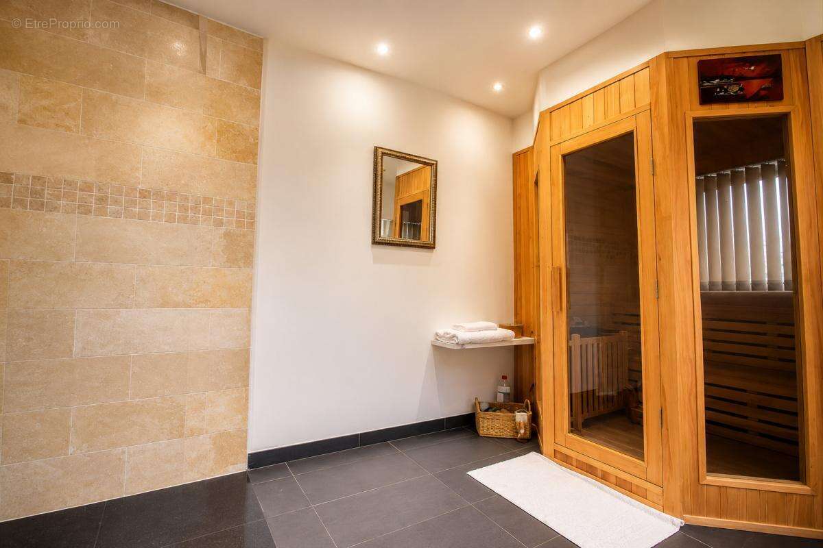 Exclusivité !! . individuelle 200m² hab  nieppe, secteur résidentiel 545 000 € fai .. 4 chambres . spa.  jardin.– garage - photo 9