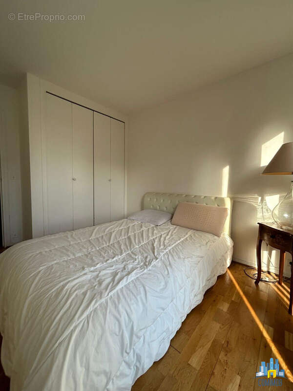 Appartement à COURBEVOIE