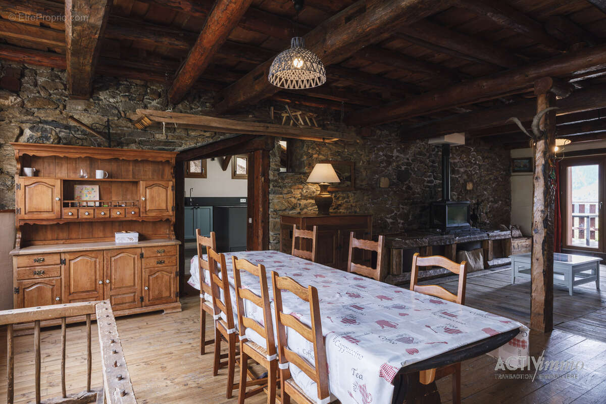 Maison à SAINT-JEAN-DE-BELLEVILLE