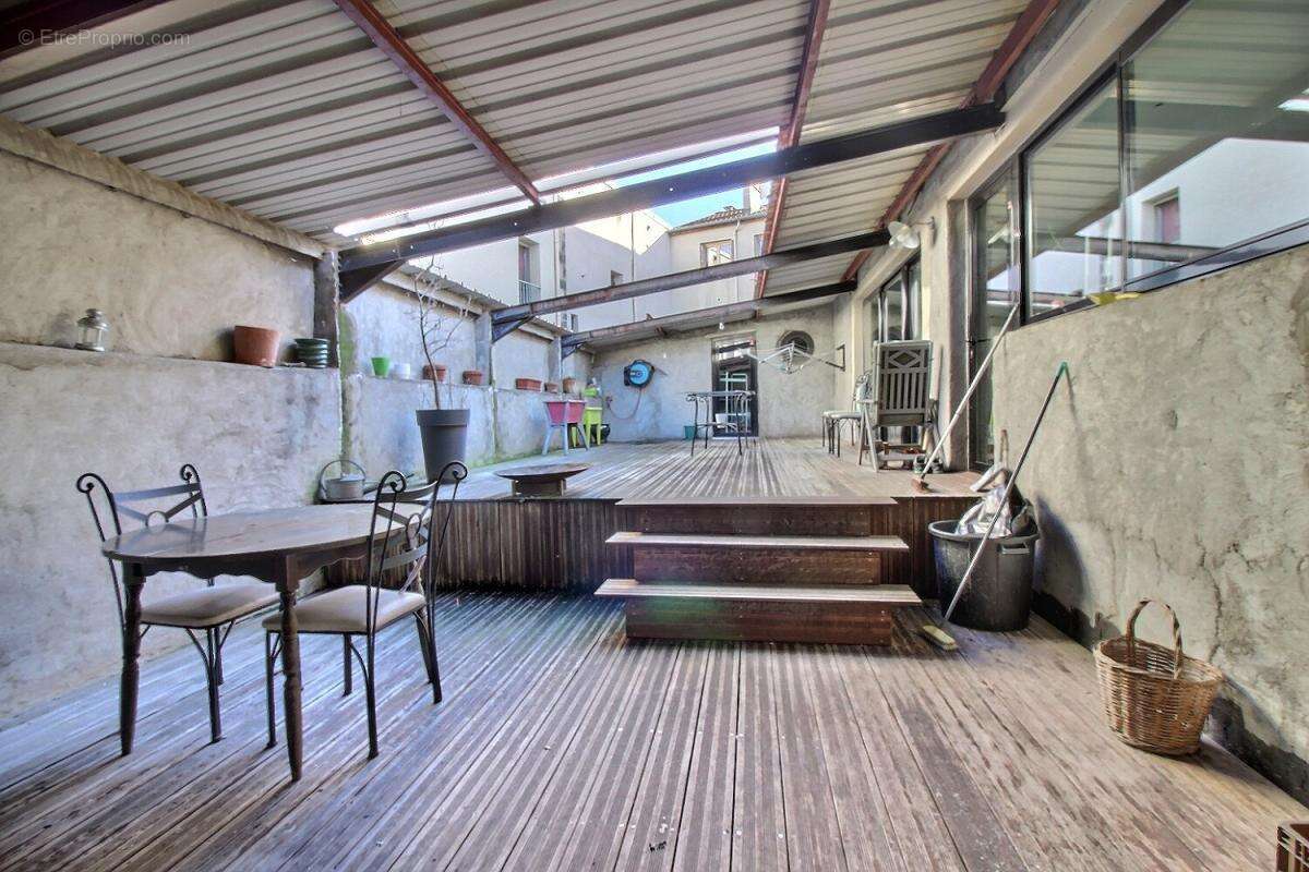 Appartement à LE CHAMBON-FEUGEROLLES
