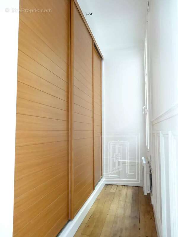 Appartement à PARIS-16E