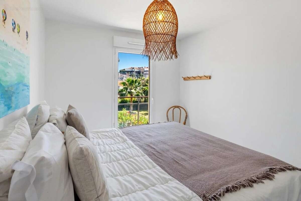 Appartement à VALLAURIS