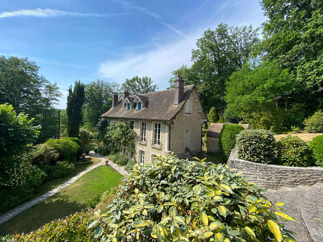 Demeure de Prestige 5' Montfort L Amaury  254 m2 - photo 2