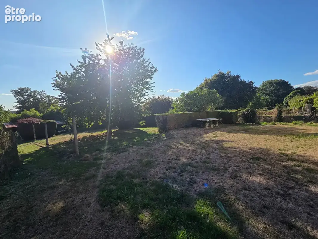 Maison à rénover avec 3 chambres, garage et terrain ? Le Châtenet-en-Dognon - photo 2