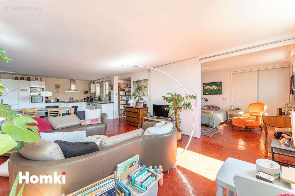 Appartement à MARSEILLE-1E