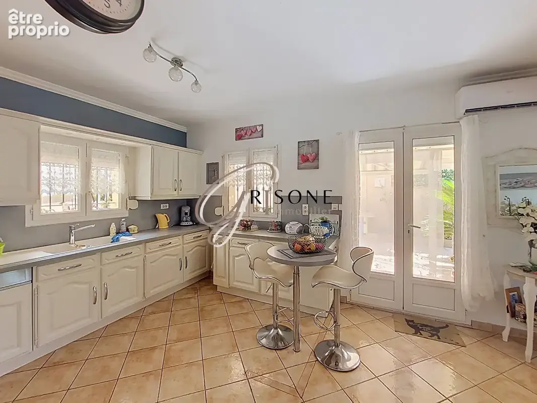 Villa de 127 m² au Brusc à Six-Fours les Plages - photo 3