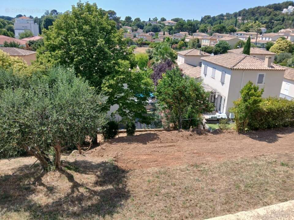 Terrain 1025 m² à Marseille-11e  - photo 4