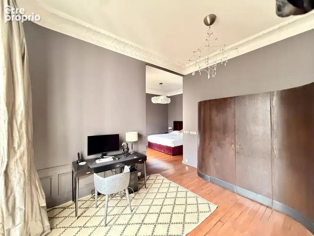 Paris 16 . Foch - Pergolèse, belle rénovation,  plein Sud            150 m2 / 3 chambres - 4ème étage - photo 13