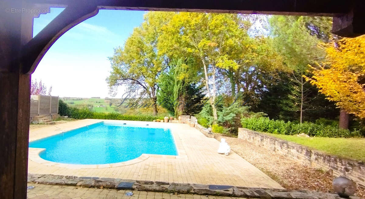 Maison à HAUTEFORT