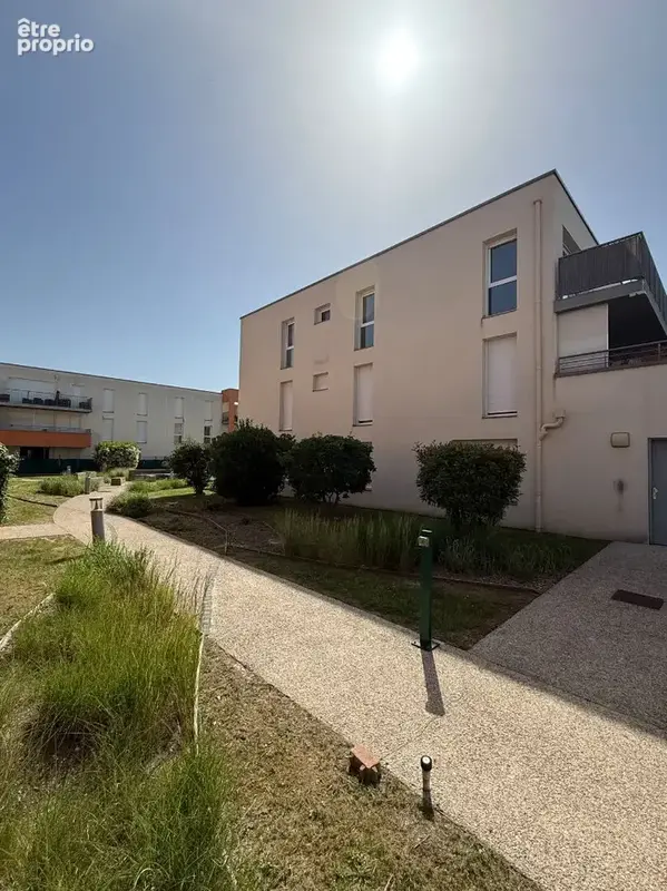 Dernier étage avec ascenseur, balcon et parking privatif - photo 15