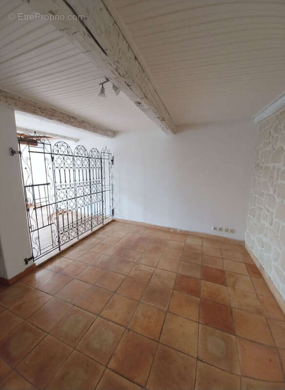 Appartement à LE MUY