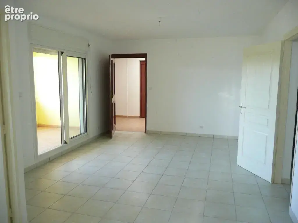 Saint-Denis : appartement de 78.6m2 avec terrasse en vente - photo 2