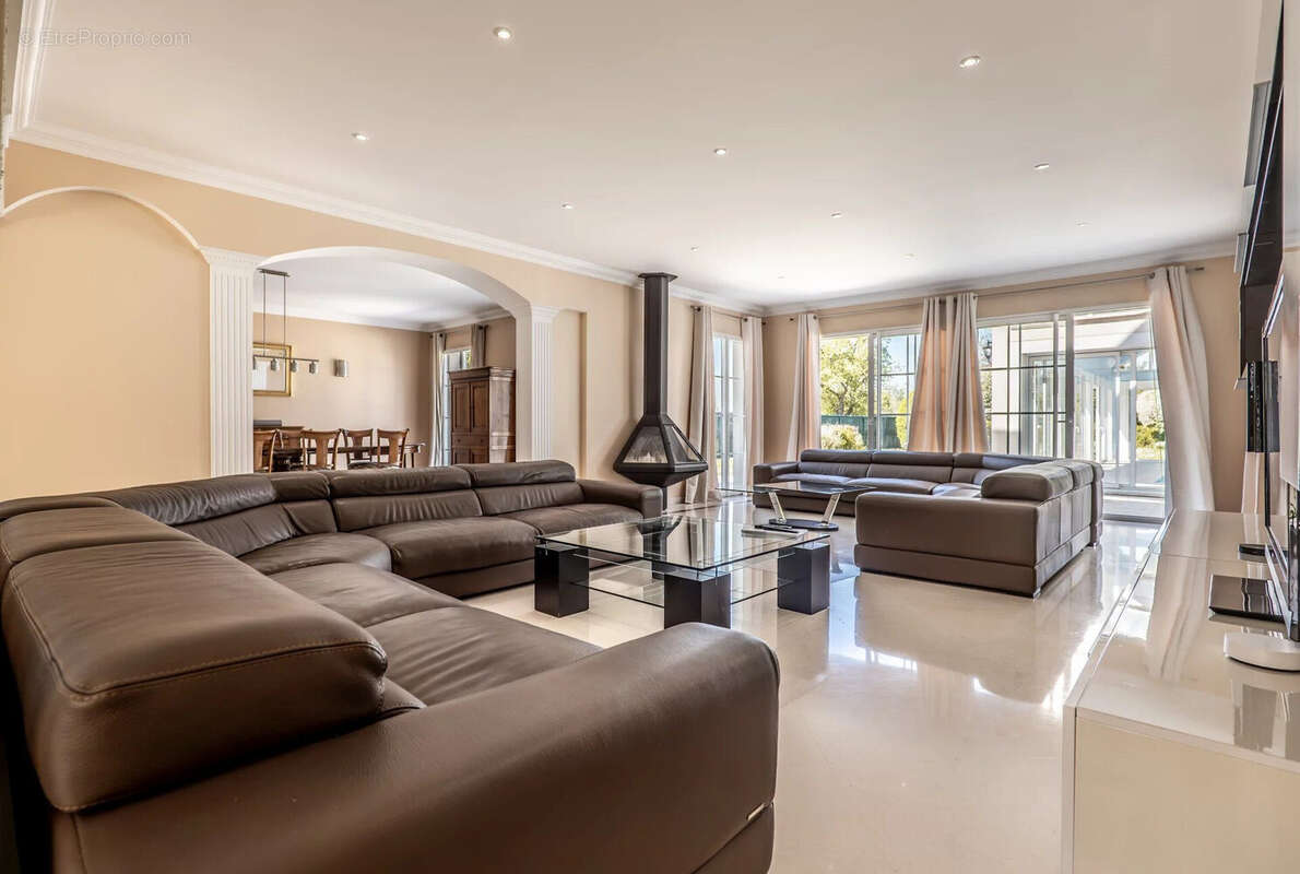 Maison à MAGNY-LE-HONGRE