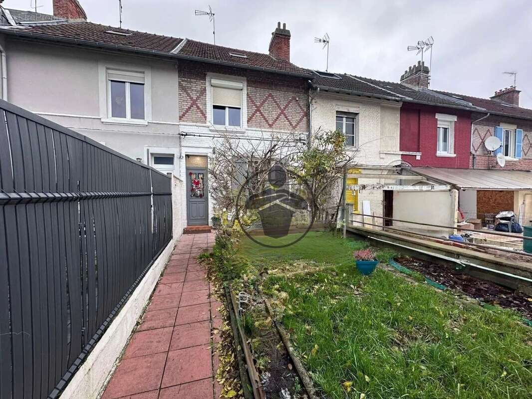 Maison à SAINT-QUENTIN